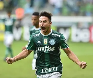 Efeito banco? Willian e Róger Guedes melhoram após reserva no Palmeiras