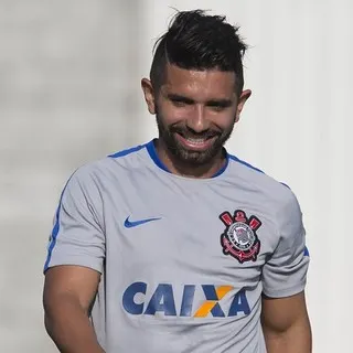 Em novo esquema, Guilherme retoma origens como 