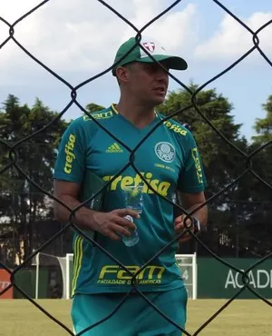 Técnico pede para Palmeiras usar seus passadores: 