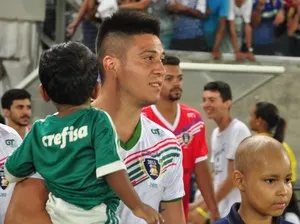 Cristaldo se diz feliz no Palmeiras, mas não descarta novos ares em 2016
