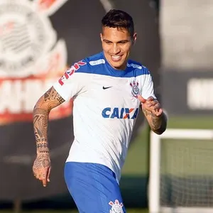 Com Ralf e Guerrero, reservas do Corinthians vão a campo no CT