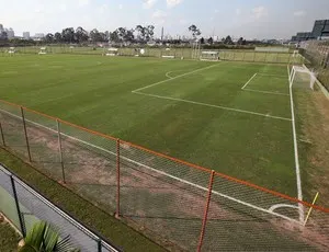 Palmeiras constrói arquibancada no CT da base, em Guarulhos