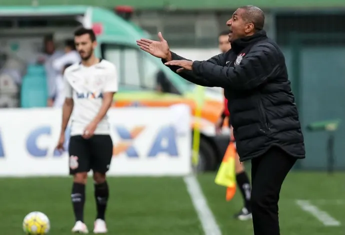 Rizek vê desempenho do Corinthians como surpreendente: 