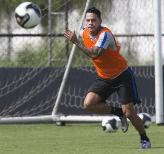 Corinthians tenta superar burocracia para ter dupla de reforços no Paulista