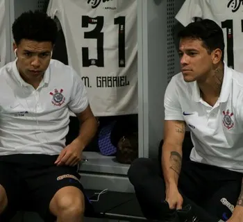 Sem marcar, Giovanni e Marquinhos viram coadjuvantes no Corinthians