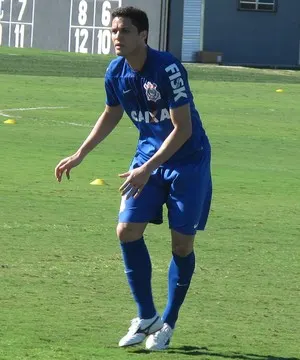 Regularizado, Anderson Martins faz primeiro treino aberto no Corinthians