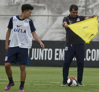 Cássio e Romero não treinam e viram dúvidas no Timão; Pedrinho é reforço