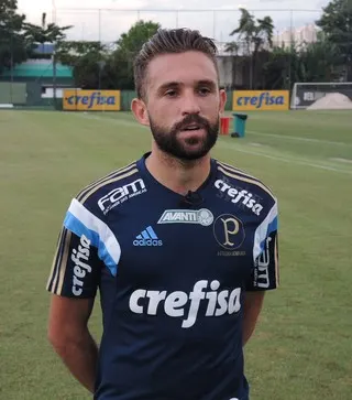 Sem sucesso em tratamento, Allione será submetido a cirurgia no joelho