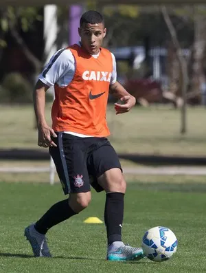 De emprestado a titular, caçula do Corinthians vai jogar primeiro clássico