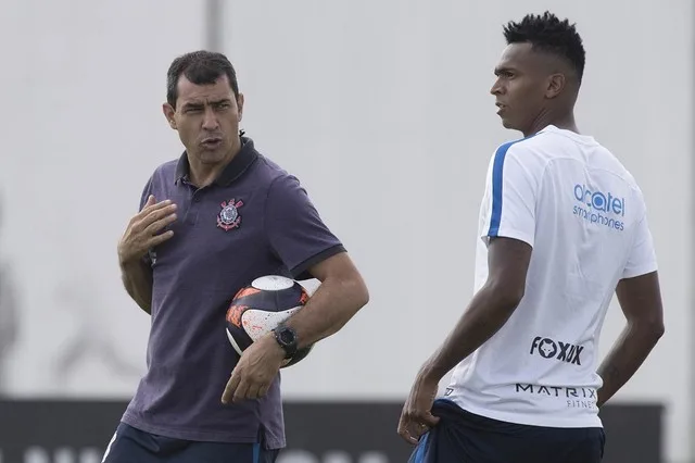 Carille descarta pressão extra no Corinthians e avisa: 