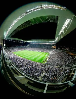 Após fiascos, Corinthians volta a se apegar à arena para subir no Brasileiro