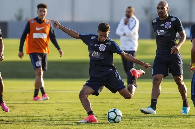 Pedrinho e Danilo em campo, time confirmado: a sexta-feira do Corinthians