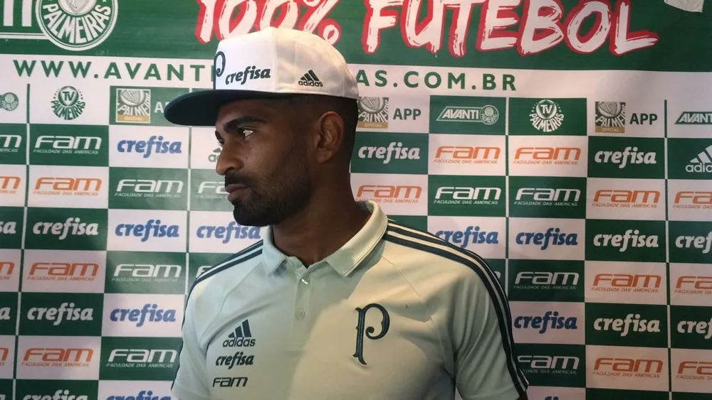 Thiago Santos deixa Uruguai para trás, mas prevê novo jogo 'pegado' para o Palmeiras