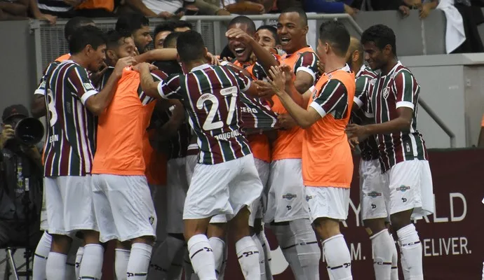 Fluminense vence o Corinthians em Brasília e embola disputa pelo G-4