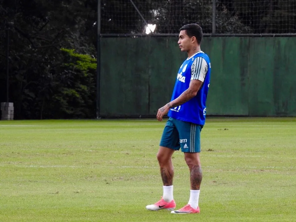  Treino do Palmeiras tem volta de Dudu, mas escalação na quarta ainda é dúvida