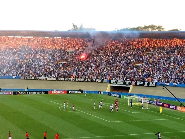 Corinthians leva multa de R$ 40 mil e tem novo prejuízo com sinalizadores