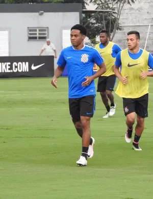 Sem Rodriguinho, Tite mantém base do Corinthians para enfrentar o RB