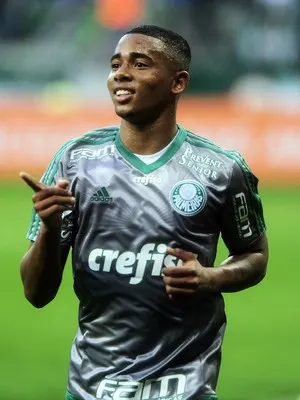 Sem pensar no Dérbi, Gabriel Jesus destaca parceria de ataque com Dudu