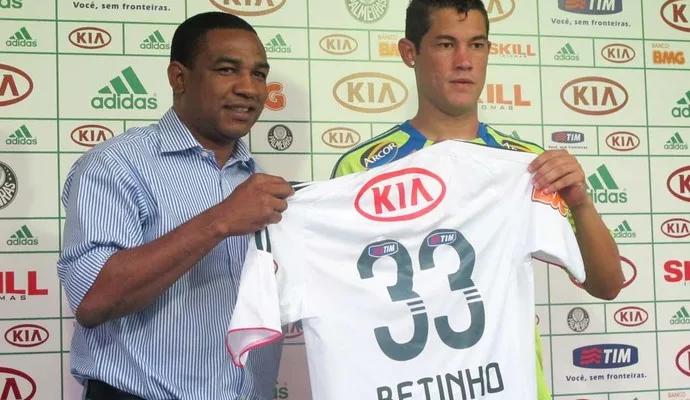 Herói improvável: Betinho, três meses de contrato e gol na história alviverde