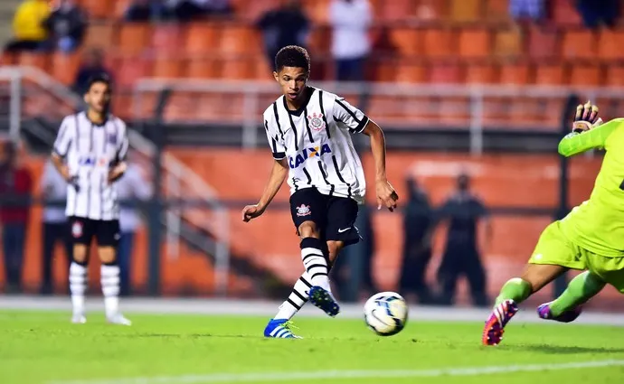 Corinthians vence Sport no Pacaembu e leva título da Copa do Brasil Sub-17