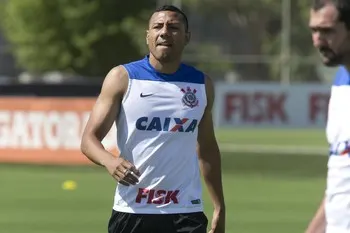 Botafogo se acerta com Ramírez, mas espera por Corinthians e exames