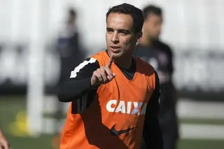 Edema não é à toa: Jadson é o que mais atuou pelo Corinthians no ano