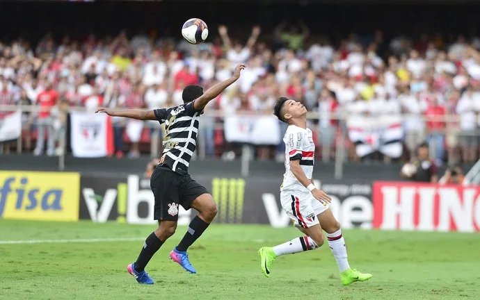 São Paulo pressiona, mas Corinthians empata; torcedor morre no Morumbi