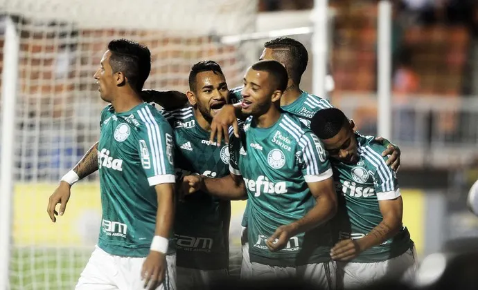 Palmeiras bate Grêmio no Pacaembu, volta ao G-4 e agora seca dois rivais