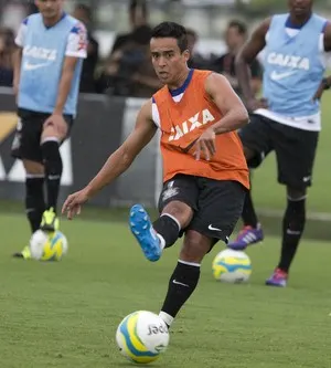 Jadson vê ‘pressão’ em estreia de Pato após bom início no Corinthians