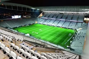 Corinthians se irrita com Odebrecht por atraso no envio de papéis da arena