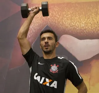 Em tratamento, Bruno Henrique e Uendel só devem jogar no domingo