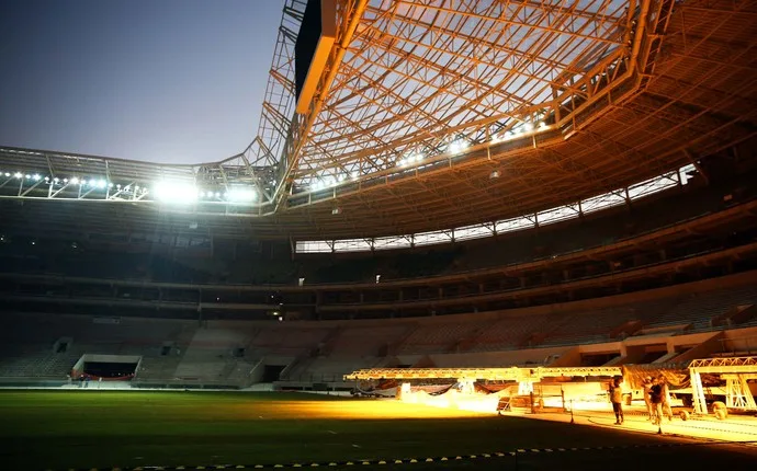 Arena Palmeiras faz testes nos sistemas de luz e iluminação; veja