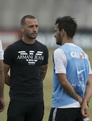 Ex-Timão, Guilherme visita colegas no clube e celebra adaptação à Itália