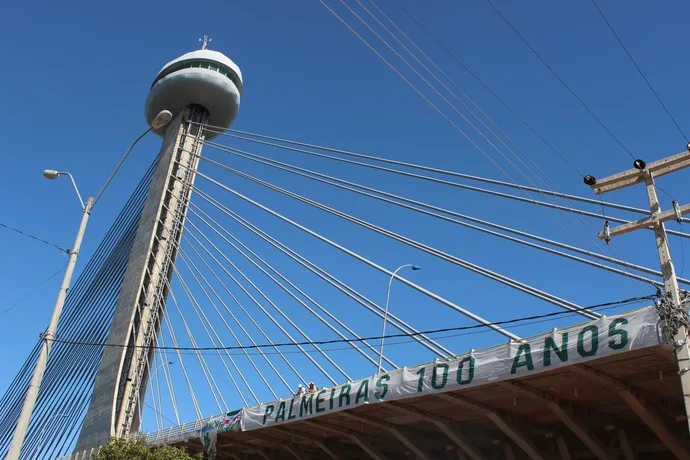 Torcida do Palmeiras “ocupa” cartão postal de Teresina com homenagem