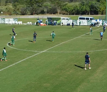 Palmeiras perde a cabeça, é derrotado pelo Guarani e tem dois expulsos