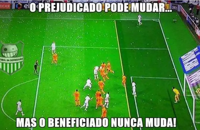 Erro de arbitragem à favor do Corinthians rende memes na internet