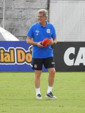 Com elenco cheio, Corinthians tem 23 relacionados para domingo; veja lista