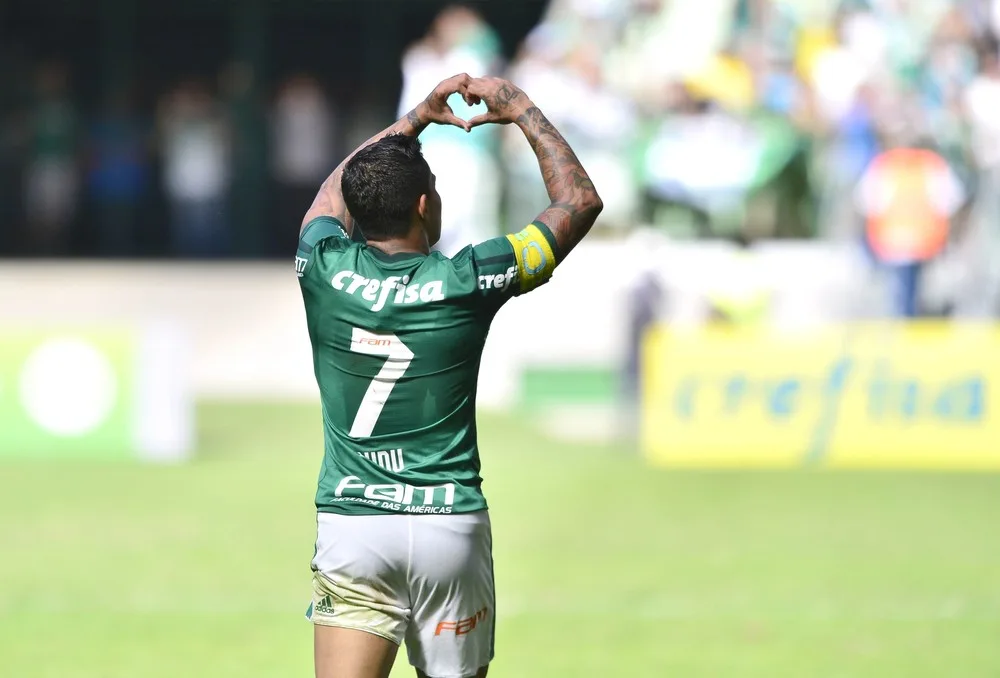 Luta, garra e reclamações de pênalti. Palmeiras deslancha no segundo tempo para derrotar o Rubro-Negro por 4 a 2