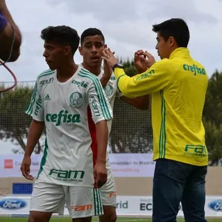 Palmeiras vence Sporting Cristal e avança à semi do Mundial sub-17