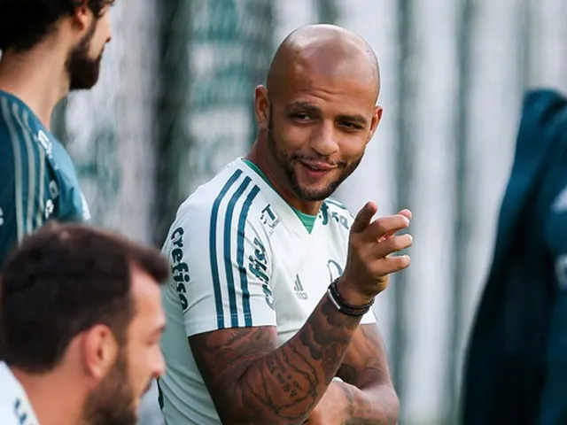 Felipe Melo não teme represália de uruguaios e brinca com peso de camisa