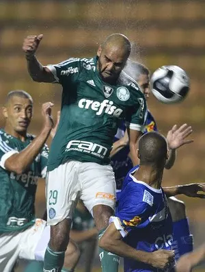 Comentarista destaca vitória que traz alívio ao Palmeiras e avalia: 