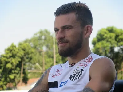 De olho no rivlal: Lucas Lima promete não provocar o Palmeiras e quer título por idolatria