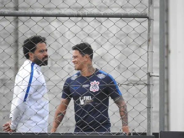 Giovanni Augusto inicia recuperação física no Corinthians; veja plantão médico