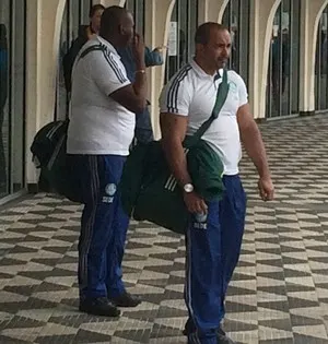 Com medo de protestos, Palmeiras desembarca pela pista de aeroporto