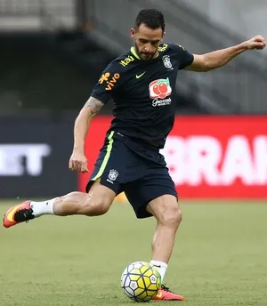  Gil e Renato Augusto, que atuam na China, vão treinar no CT do Verdão até domingo