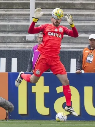 Walter sente dores na coxa e vai passar por exames antes de clássico