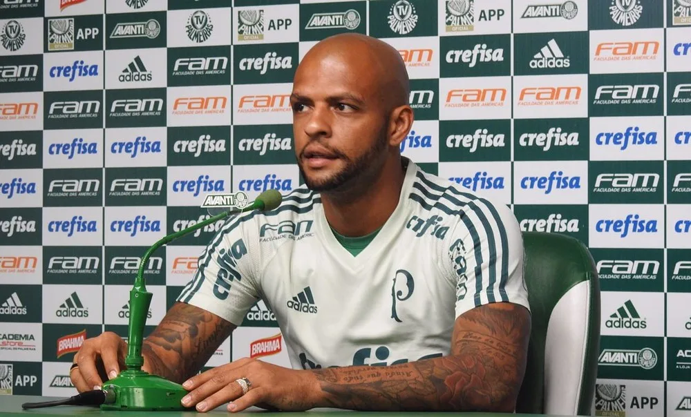  Felipe Melo pede desculpa por polêmica: 'Não vou dar tapa na cara de uruguaio'