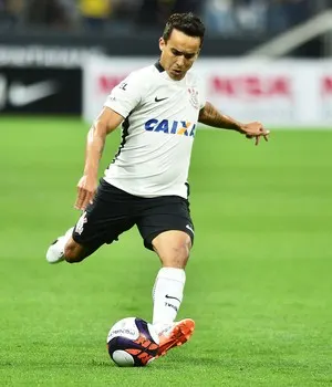 Corinthians domina o Luverdense e fica perto da vaga na próxima fase