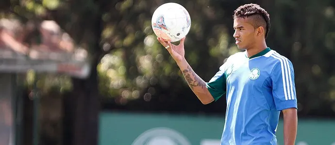 Guarani preenche elenco com goleiro e lateral emprestados pelo Palmeiras