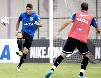 Titular novamente, Paolo Guerrero ganhará sequência com Mano